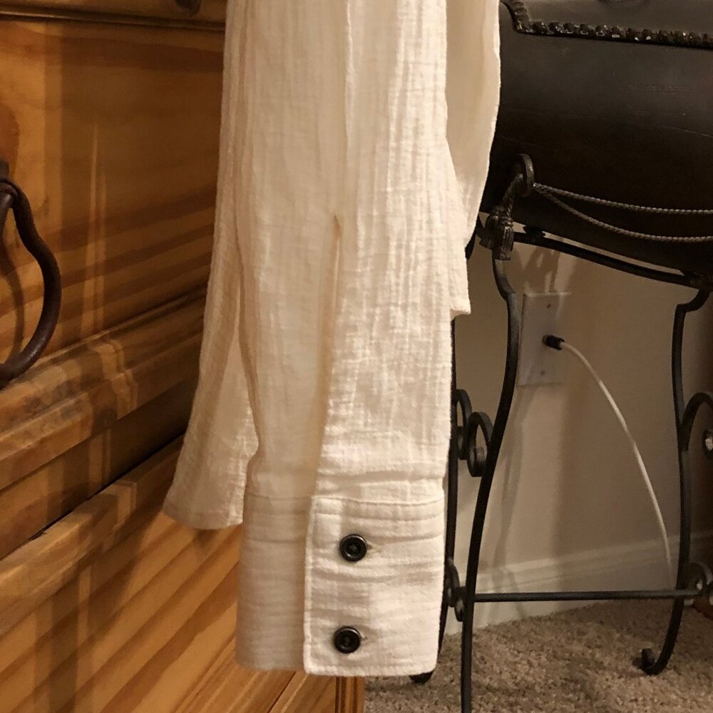 blouse - Picture 2 of 4